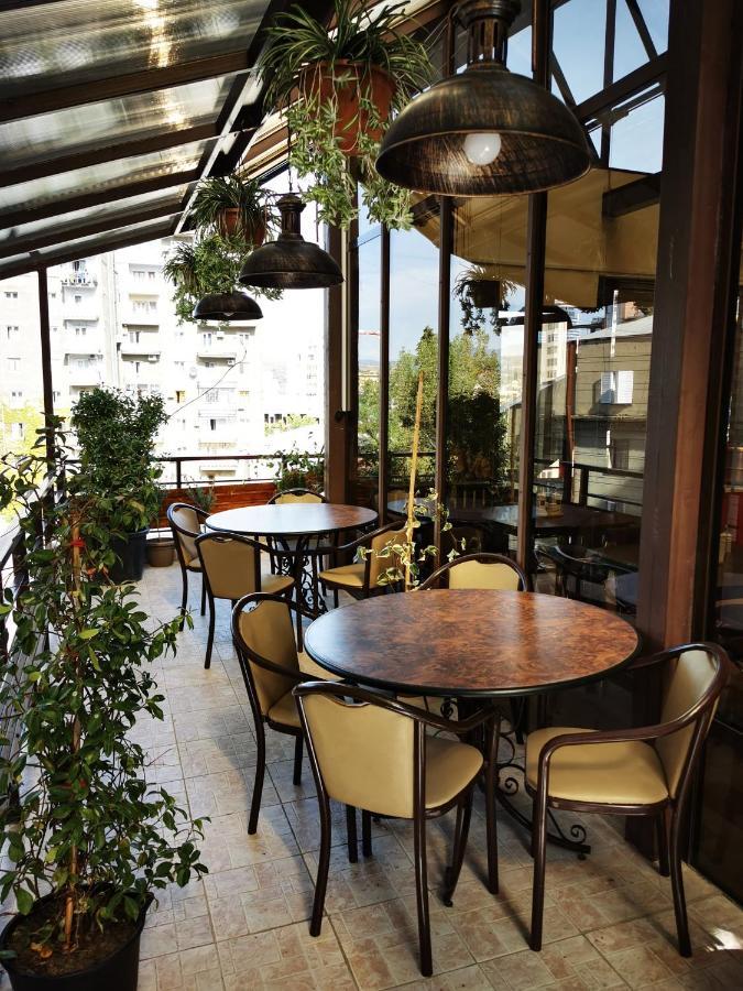 Pino Vere Palace Hotel Tbilisi Bagian luar foto