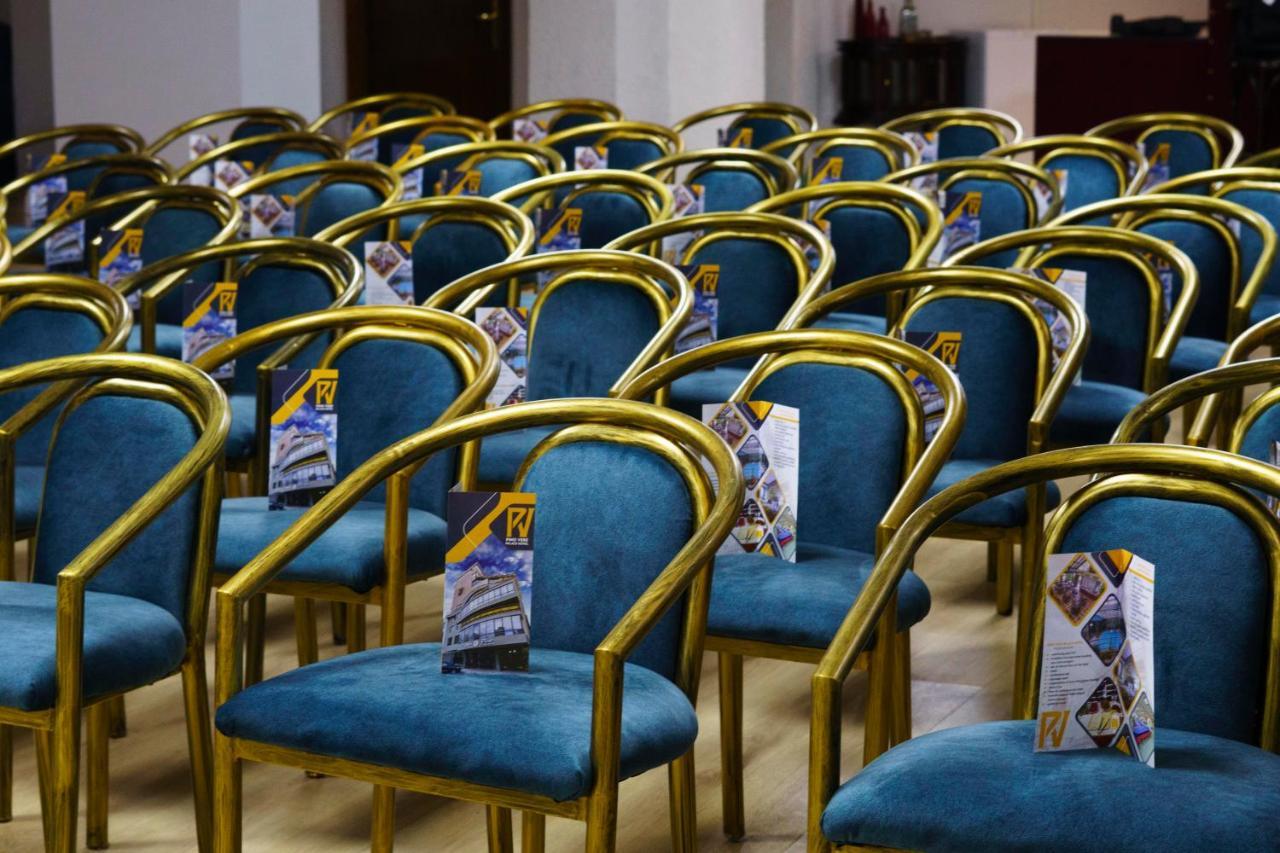 Pino Vere Palace Hotel Tbilisi Bagian luar foto