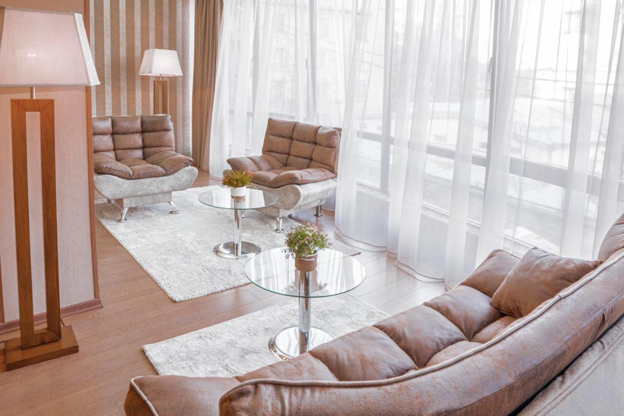 Pino Vere Palace Hotel Tbilisi Bagian luar foto