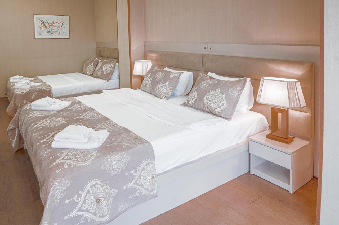 Pino Vere Palace Hotel Tbilisi Bagian luar foto